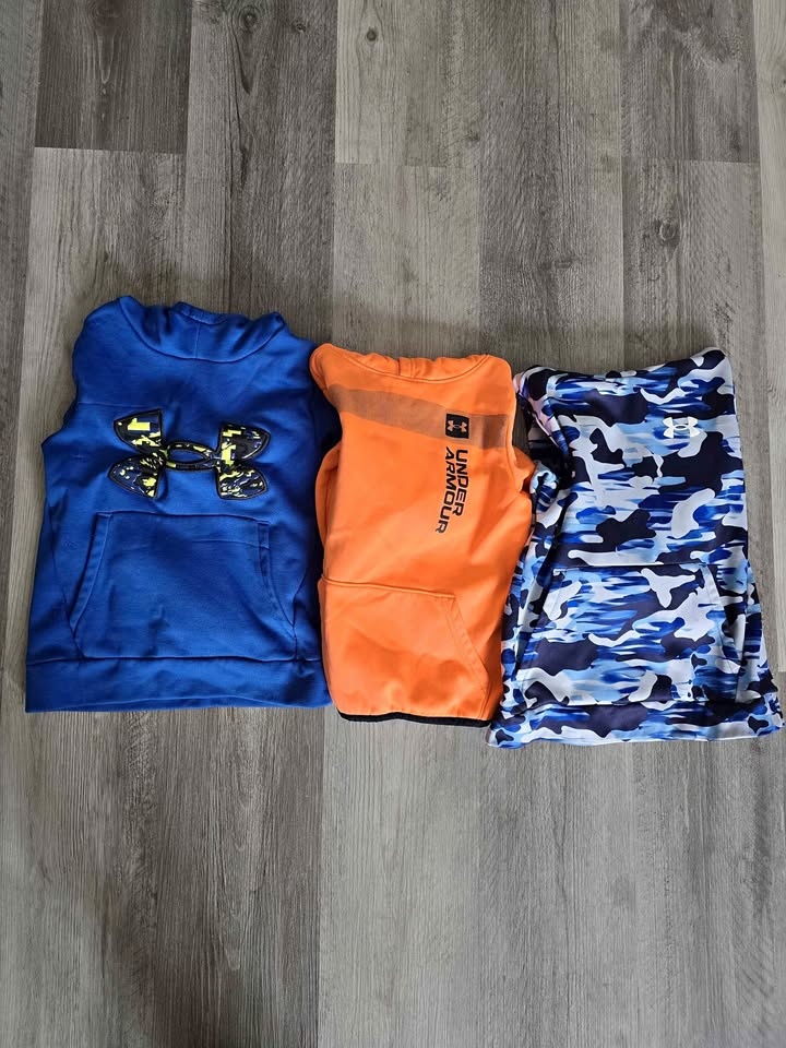 Boys Under Armour Sweaters x3