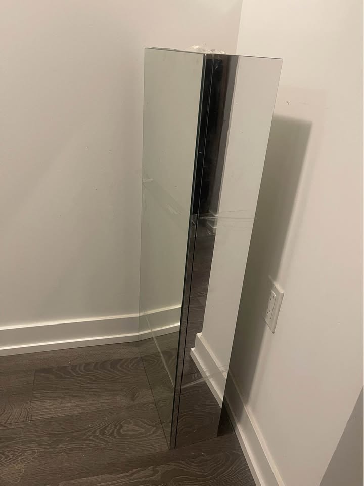 IKEA GODMORGON Mirrored Cabinet - Brand New - photo 2