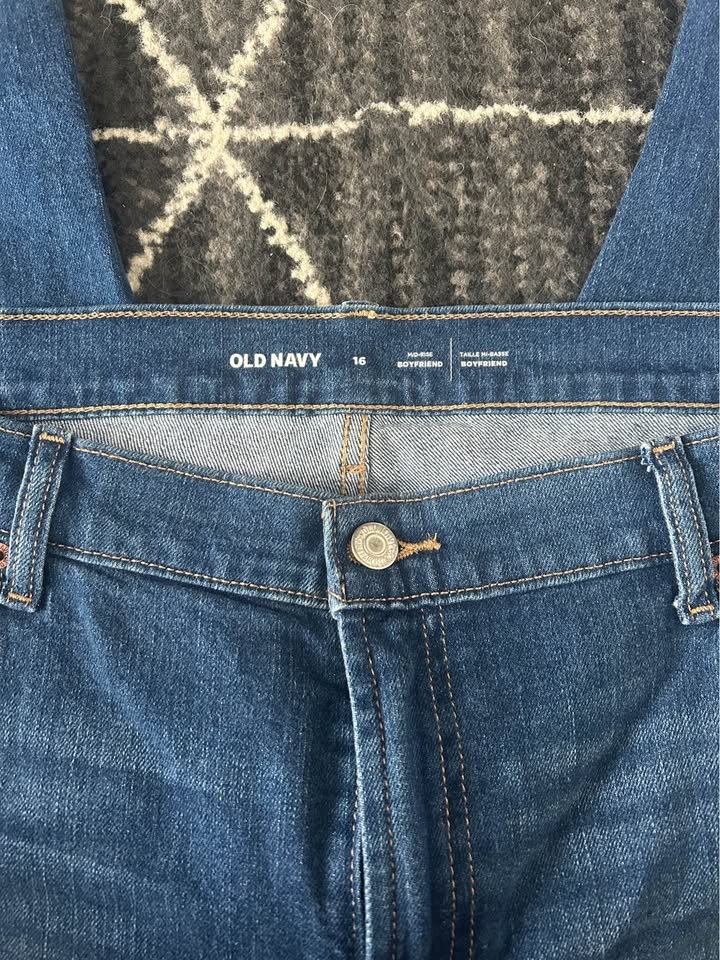 Old Navy Jeans - Size 16 Boyfriend Fit - photo 2