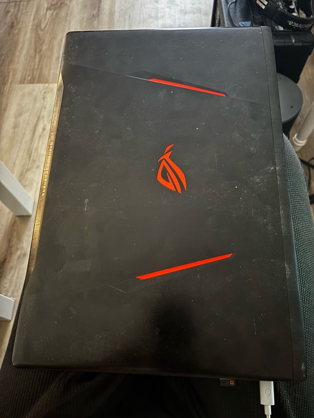ASUS ROG Strix 17” (GL753VD) — No charger — For Parts - photo 2