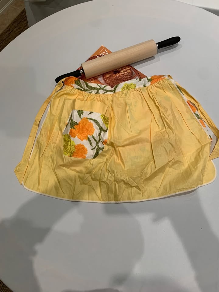 Vintage Apron Yellow Floral REVERSABLE - photo 4