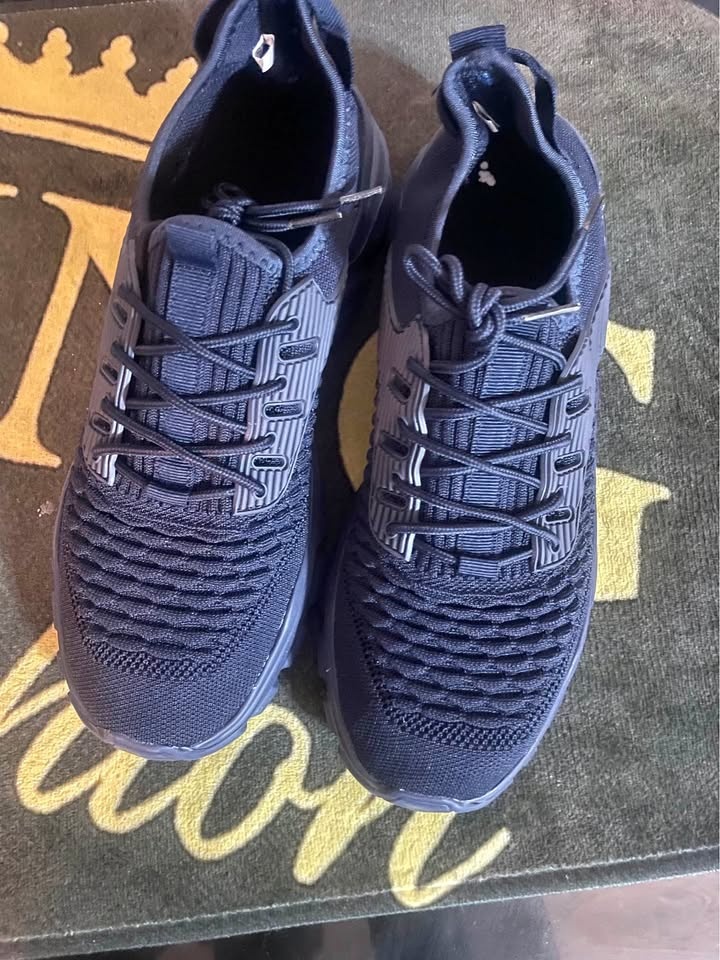 Men’s blue breathable sneakers