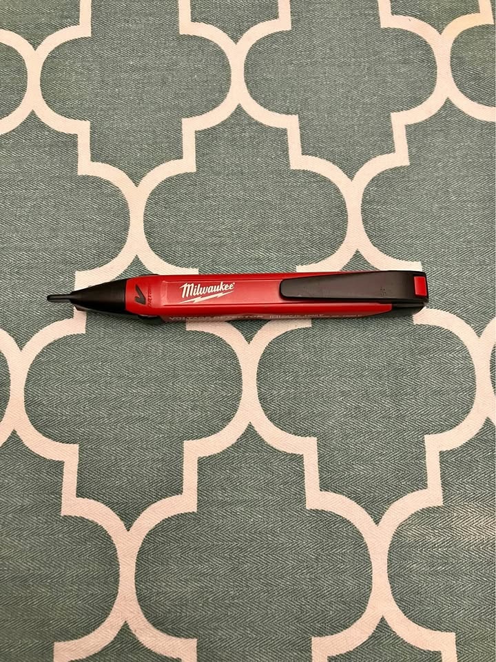 Milwaukee Voltage Tester