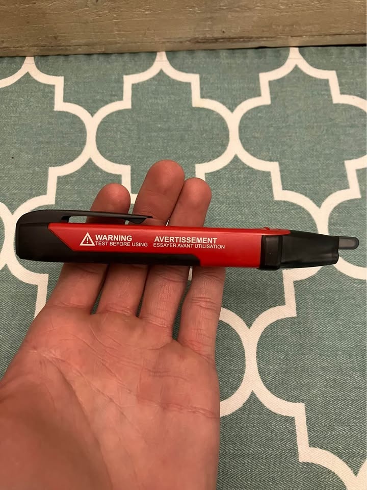 Milwaukee Voltage Tester - photo 3