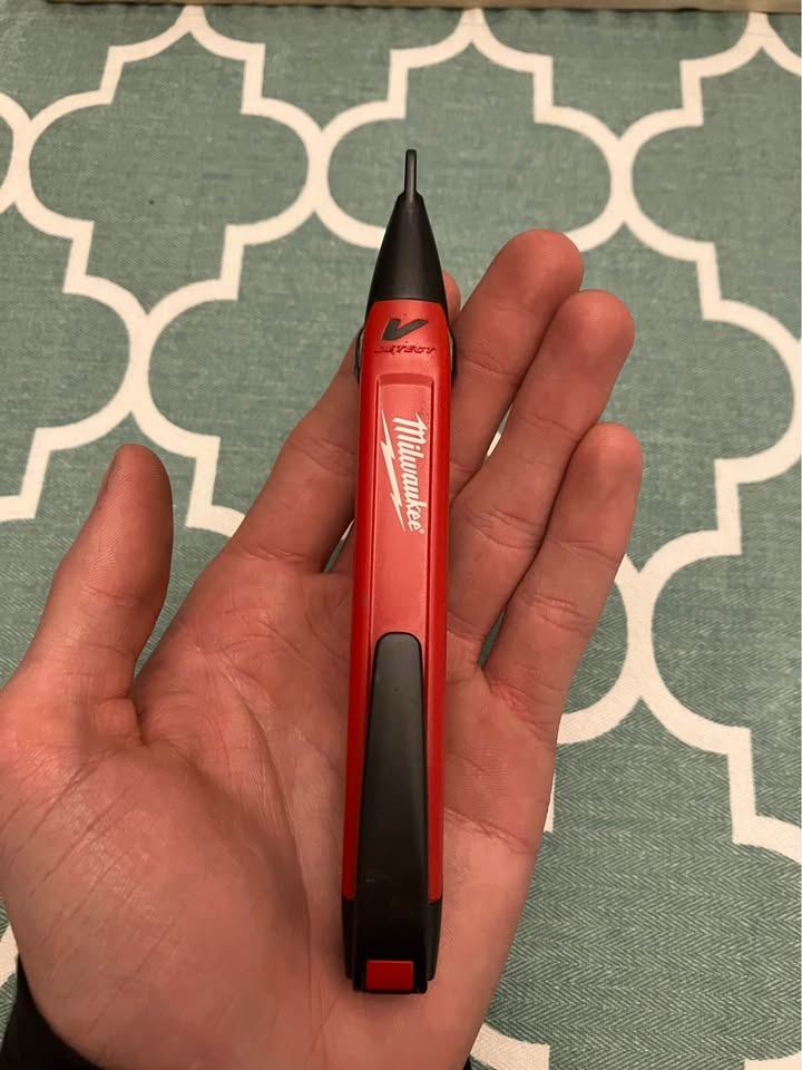 Milwaukee Voltage Tester - photo 4
