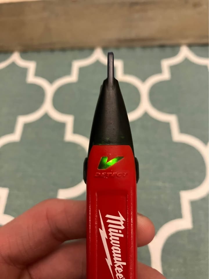 Milwaukee Voltage Tester - photo 5
