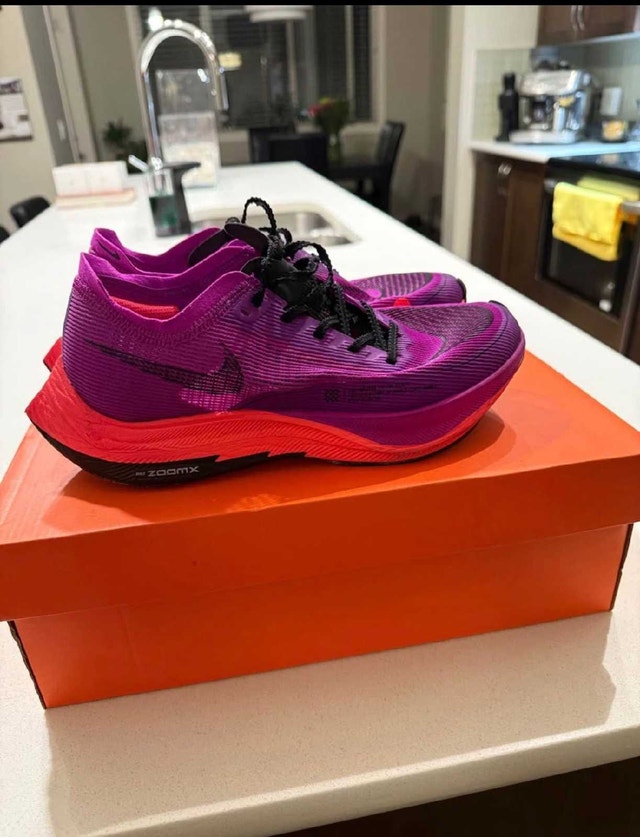 Nike ZoomX Vaporfly NEXT% 2 Women’s – Size 8