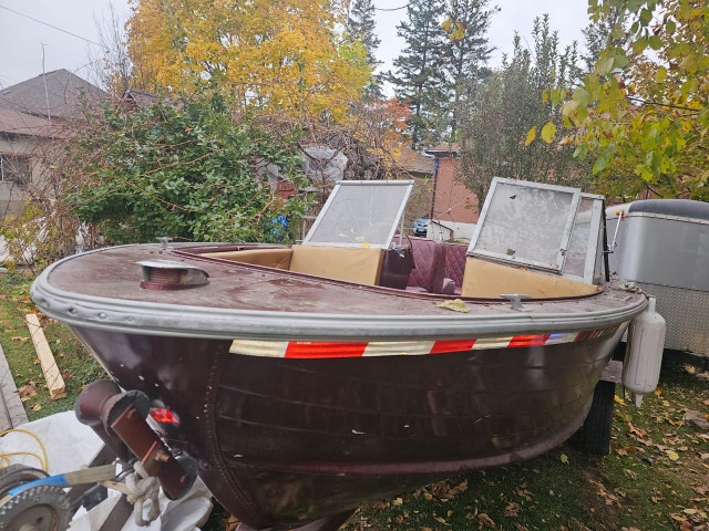 17ft Bayliner Boat - Mercury 85 HP - photo 2
