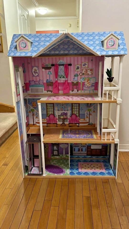 4 foot doll house - PRICE DROP