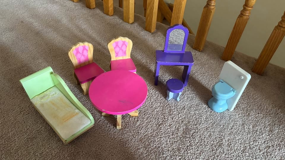 4 foot doll house - PRICE DROP - photo 2