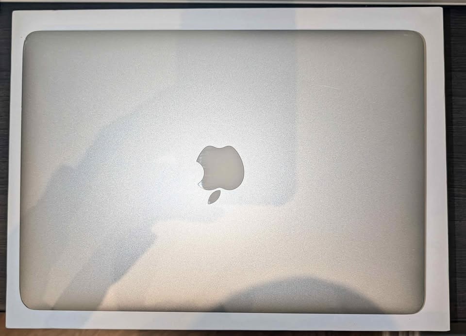 Macbook Air 13.3in 128+500 GB 2016 Apple