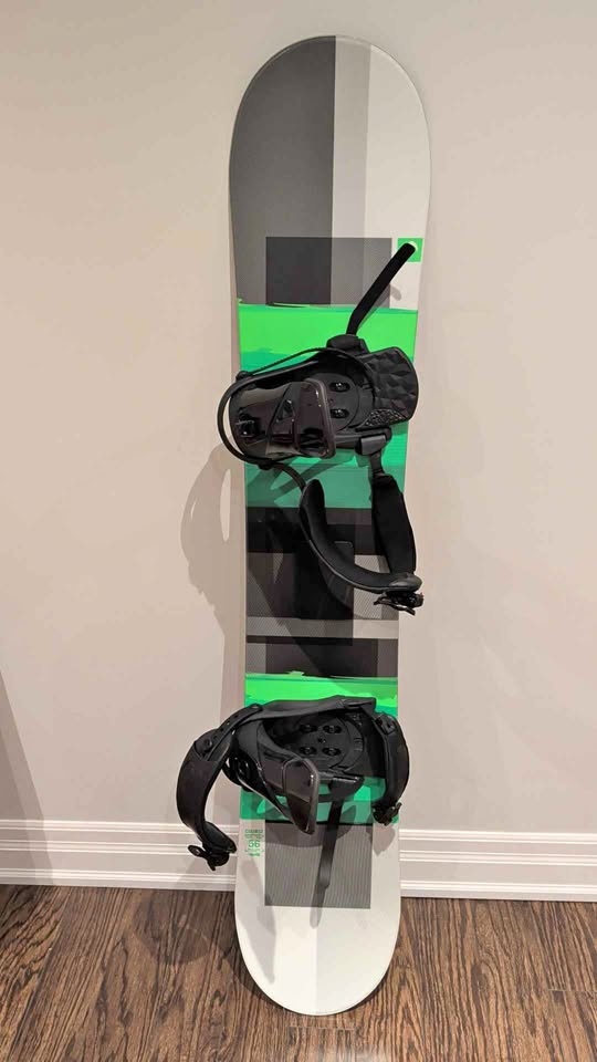 Head Snowboard and bindings like new 156 cm