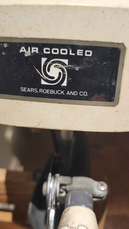 Sears Robuck 1.2 hp 2 Stroke Outboard Boat Motor - photo 2