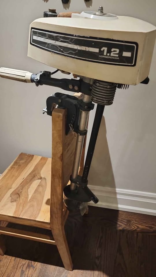 Sears Robuck 1.2 hp 2 Stroke Outboard Boat Motor - photo 3