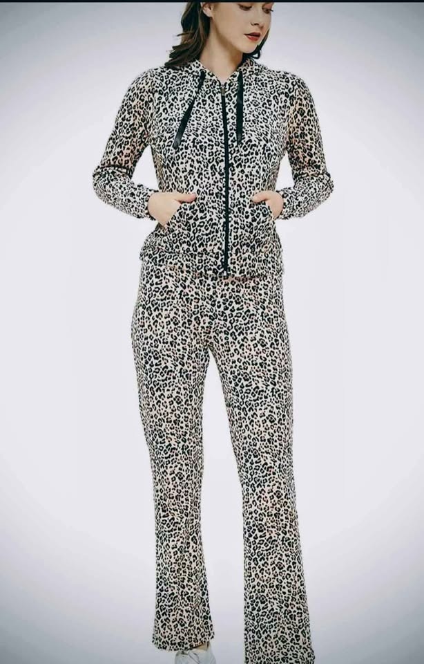 Woolicity Women's XXL Velour Sweatsuit Set - photo 4