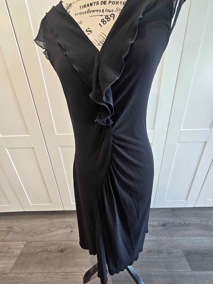 Absolutely gorgeous slimming Jacob dress
