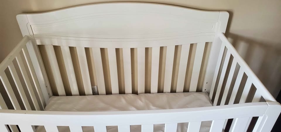 Child Craft 4-in-1 Convertible Crib - photo 2