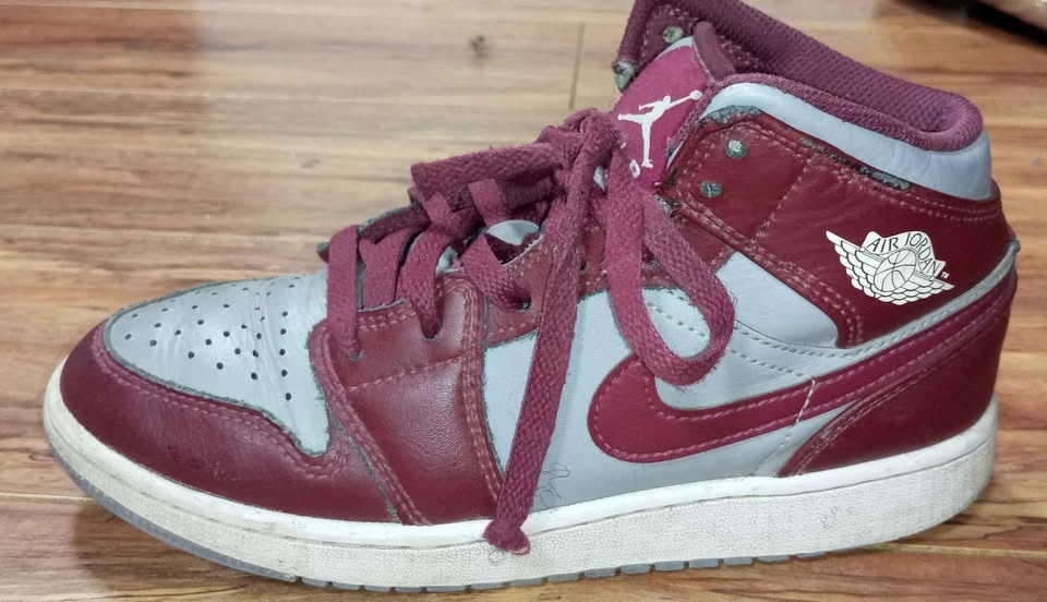 Nike Air Jordans - photo 2