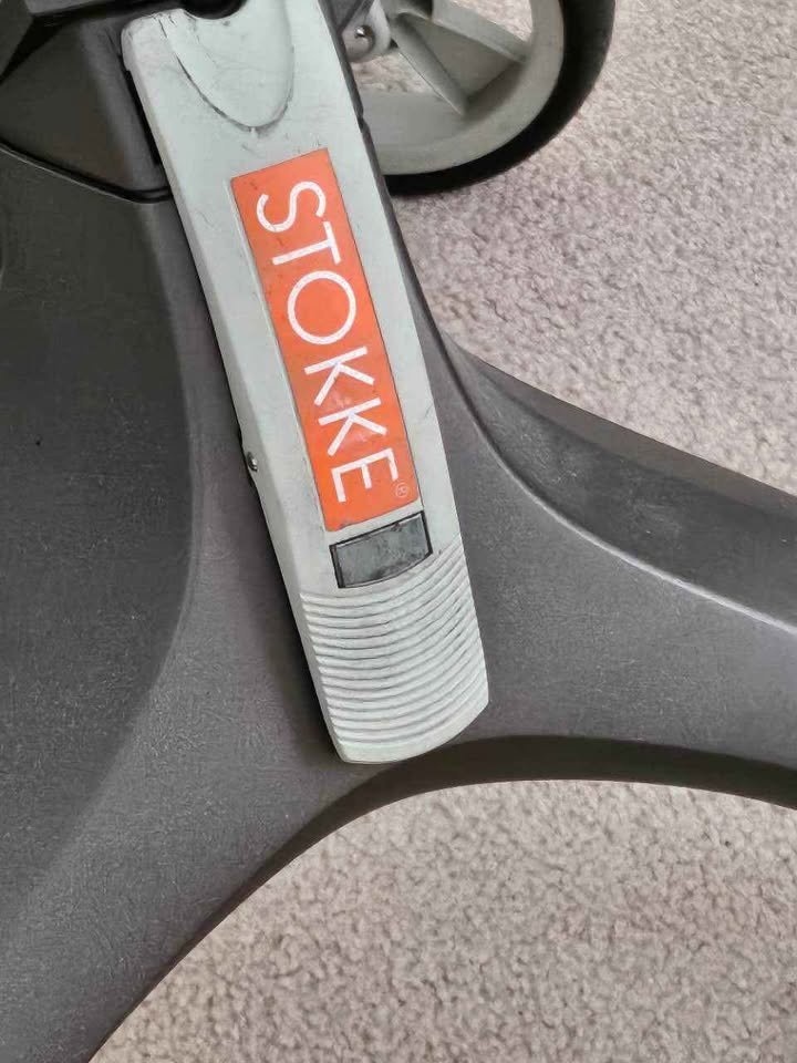 PACKAGE DEAL ! Baby Crib/Luxury stokke stroller/swing chair - photo 4