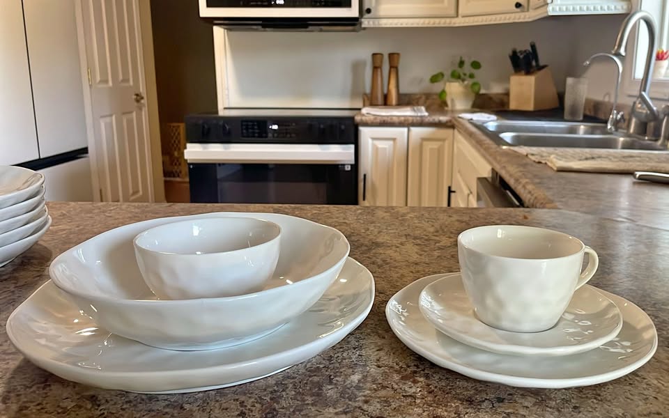 6 People - 36pc White dinnerware set