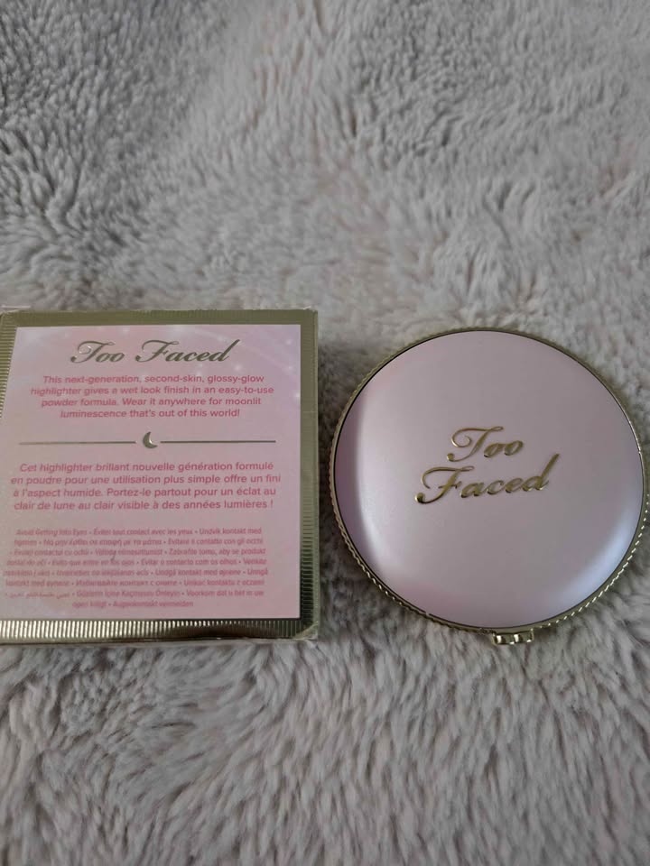 Too Faced Glossy Powder Highlighter - Summer Moon - photo 5