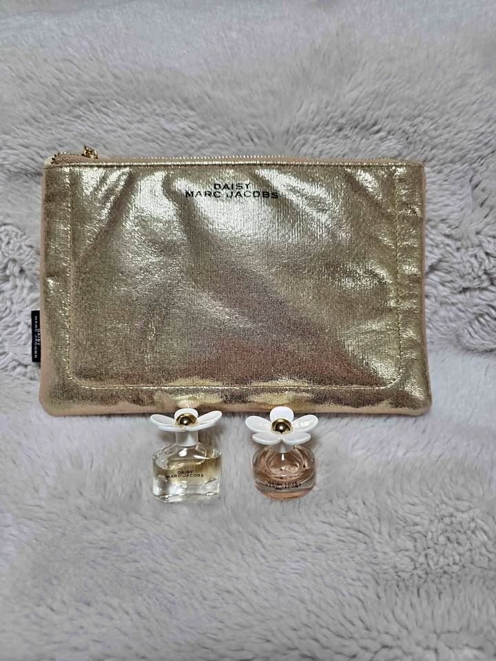 Marc Jacobs Daisy Mini Perfume & Pouch Set