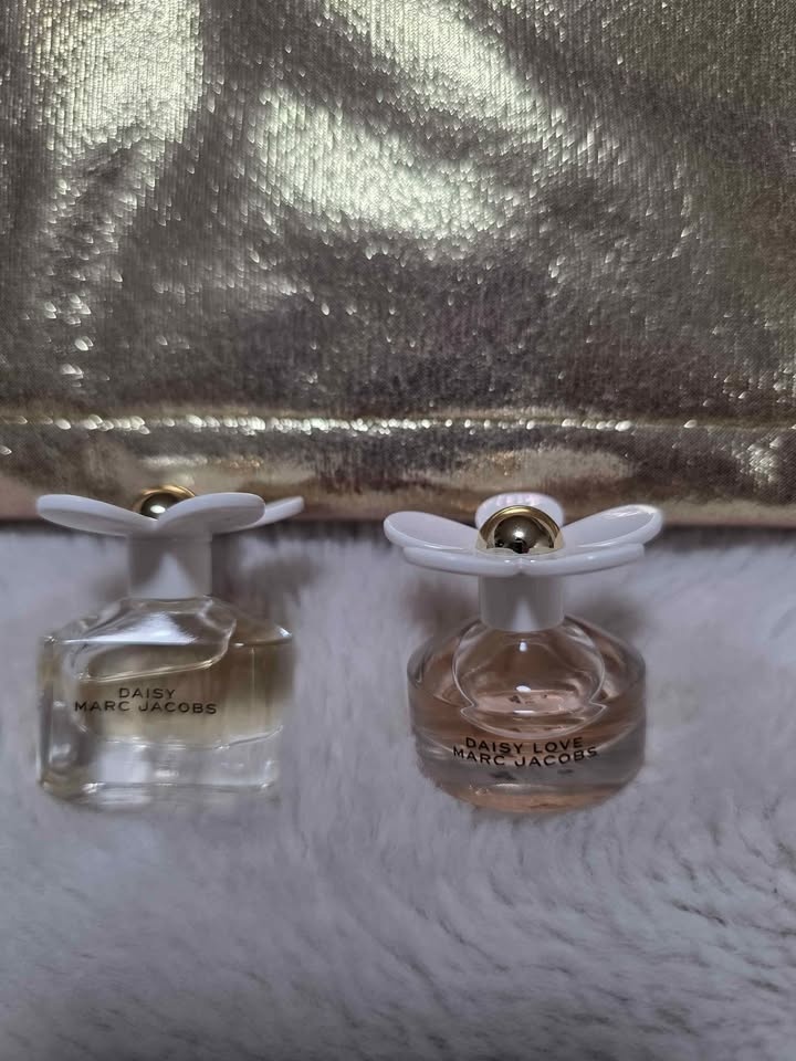 Marc Jacobs Daisy Mini Perfume & Pouch Set - photo 2