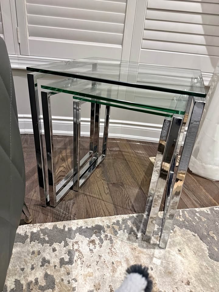 Glass nesting tables