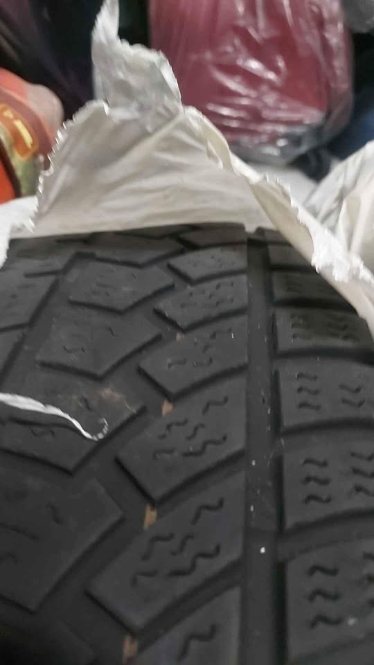 2009 Dodge Journey 225/65R17 Winter Tires - photo 2