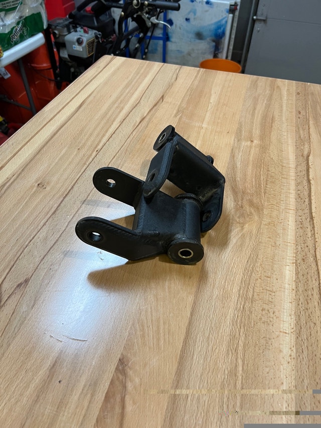 Ford F-150 Reinforced Rear Shackles - photo 4