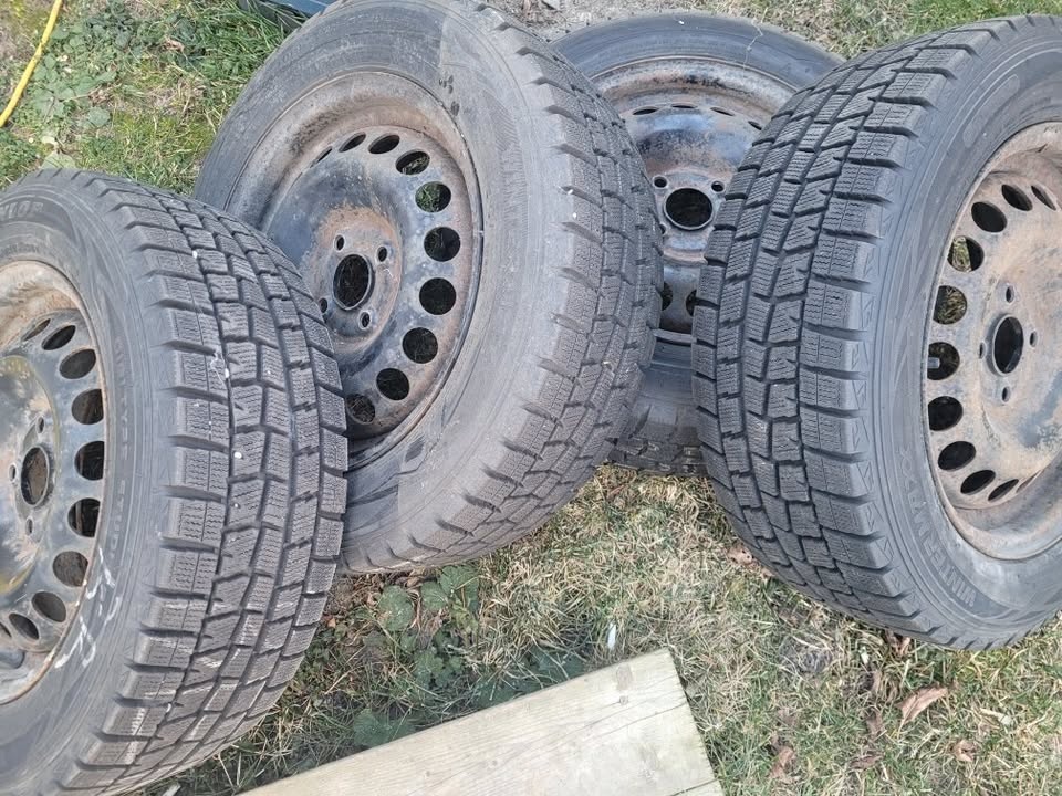 Dunlop Winter Tires on Rims - 195/60r15 - photo 4