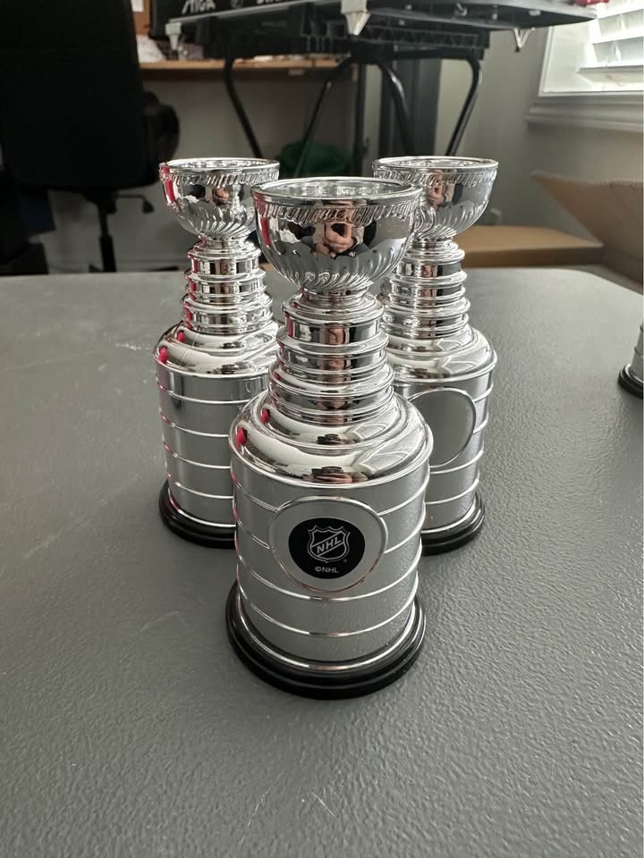 Labatt Stanley Cup NHL Trophy - Maple Leafs & More! Vintage - photo 3