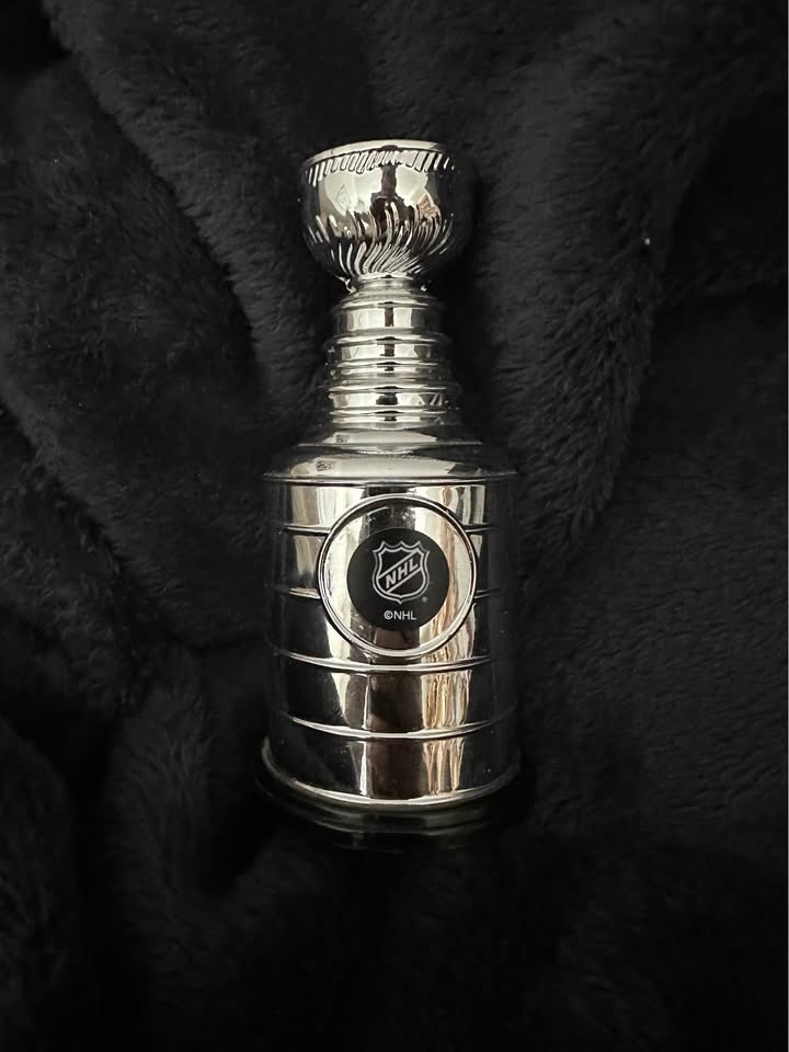Labatt Stanley Cup NHL Trophy - Maple Leafs & More! Vintage - photo 4