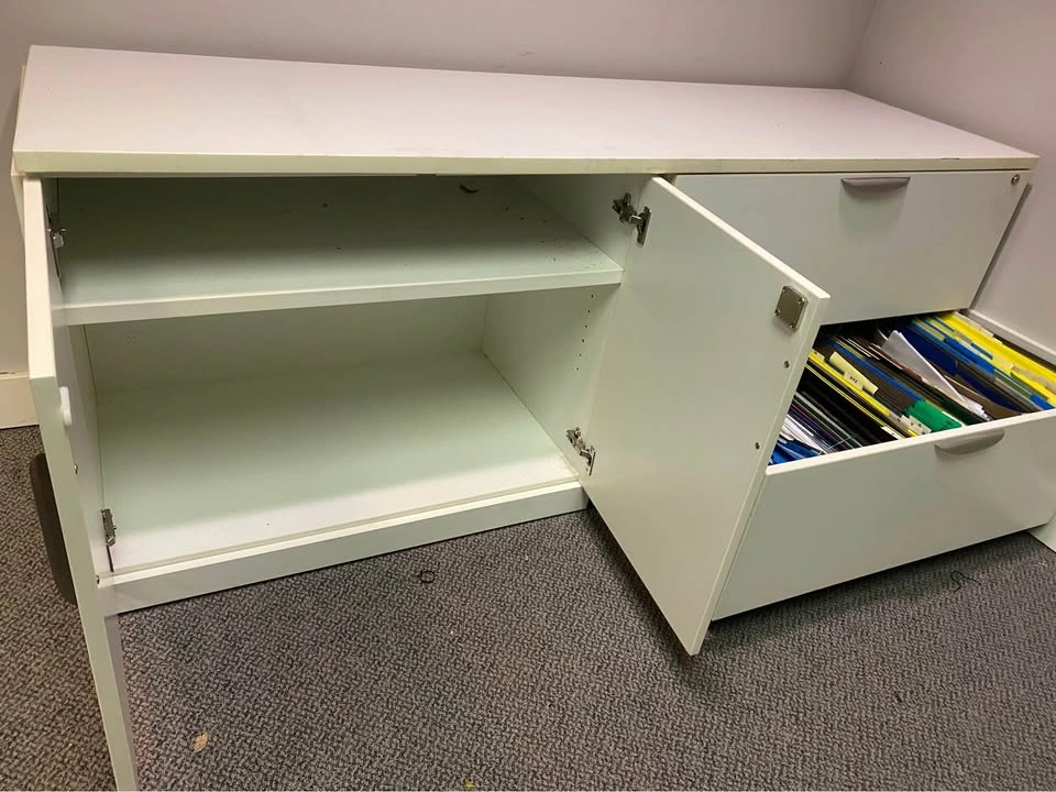 White drawers - photo 2