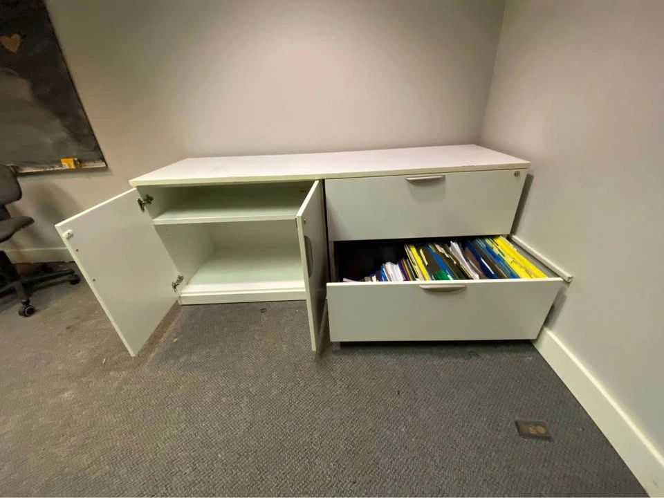 White drawers - photo 3