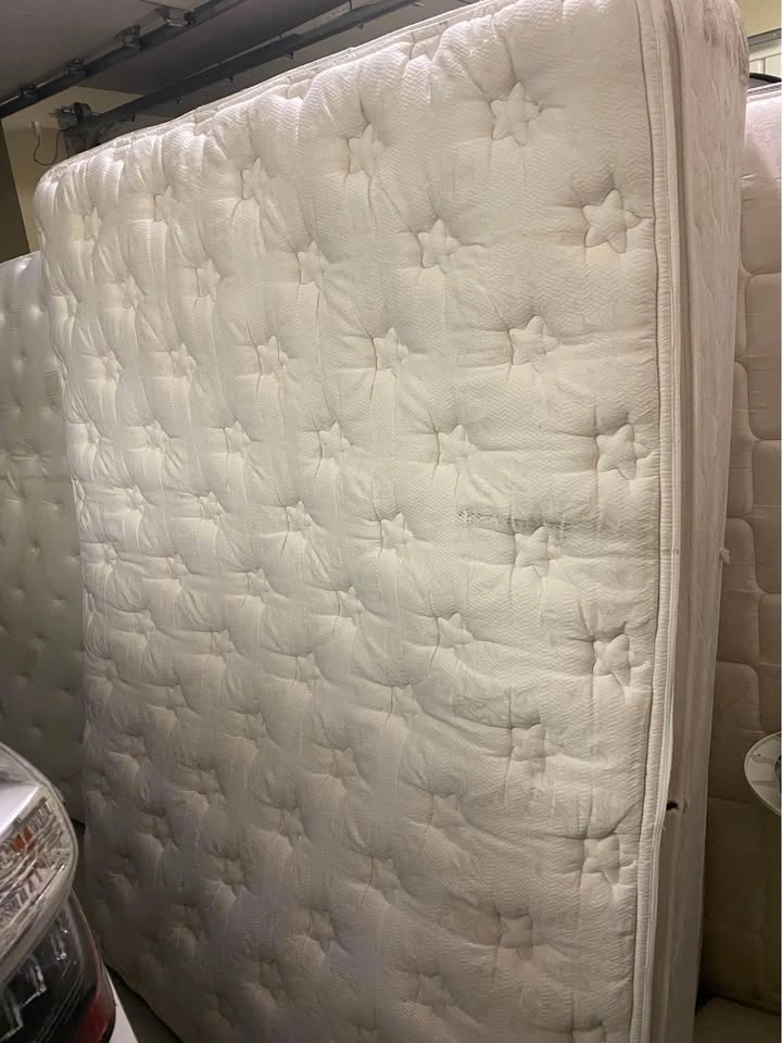 High thickness soft type queen size mattress - photo 2