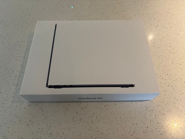 Apple MacBook Air M4 13-inch 16GB 256GB SSD - New
