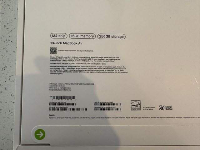 Apple MacBook Air M4 13-inch 16GB 256GB SSD - New - photo 3