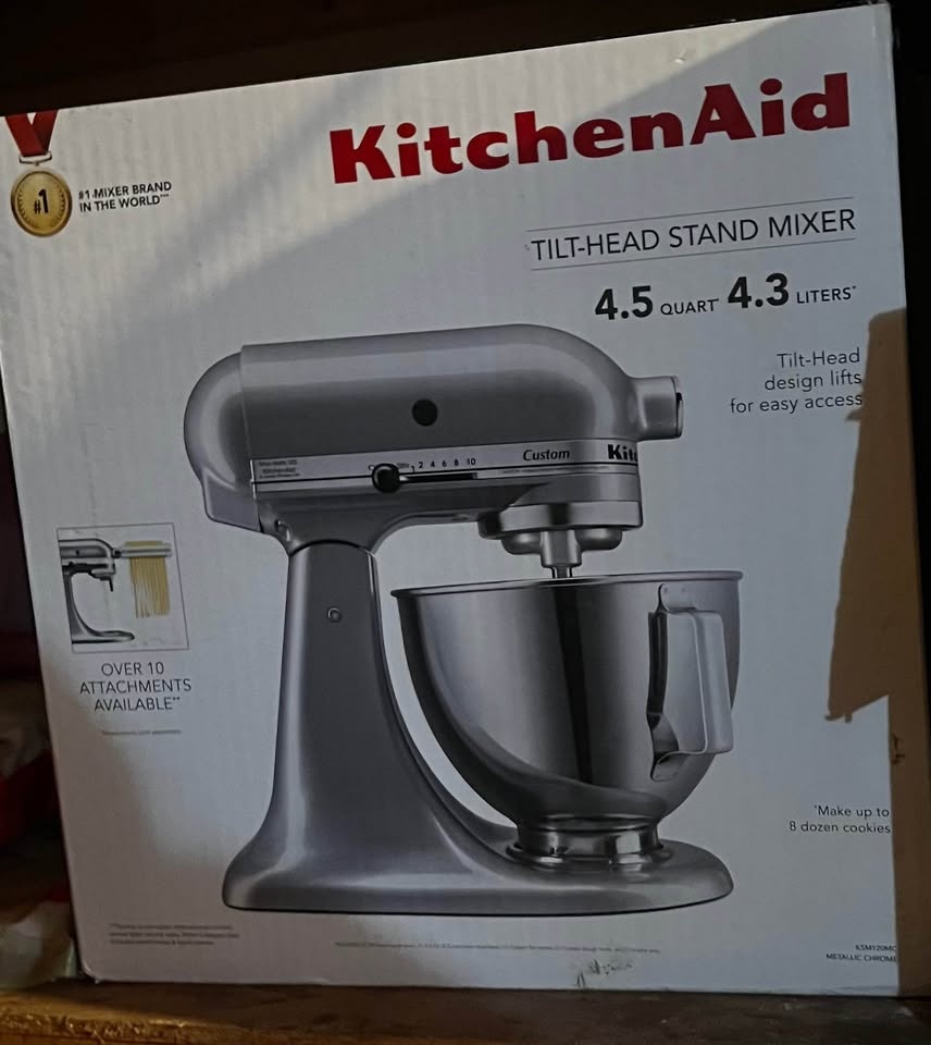 Kitchen Aid Stand Mixer - 4.5qt - photo 2