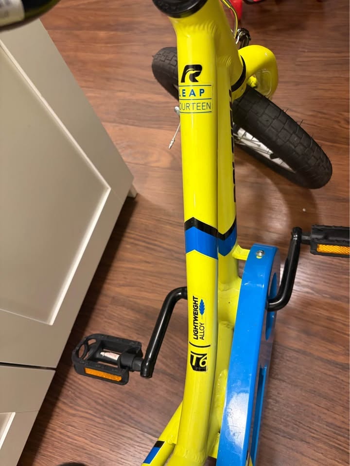 Raleigh Leap 14” Lightweight Kids Bike - Yellow/Blue - Like New! - photo 3