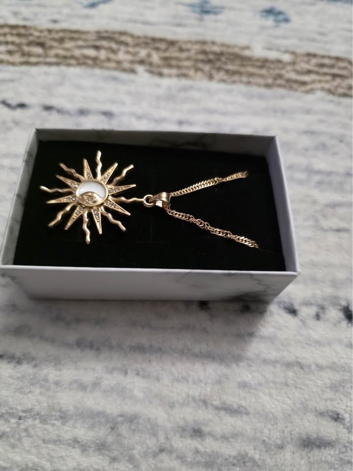 Sun and Moon Pendant Necklace - Brand New in Box - photo 2