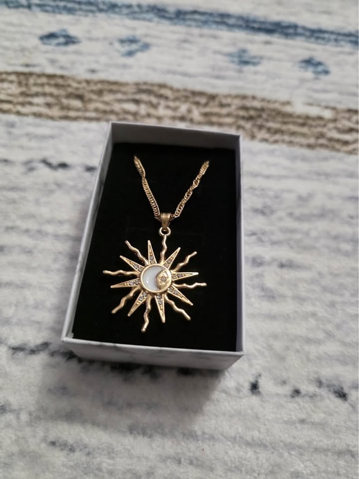 Sun and Moon Pendant Necklace - Brand New in Box - photo 3