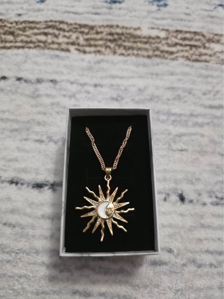 Sun and Moon Pendant Necklace - Brand New in Box - photo 4