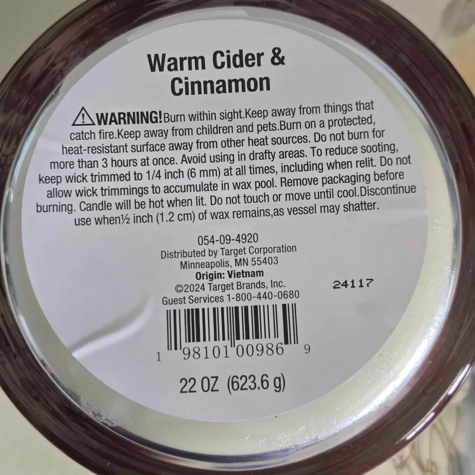 New - Warm Cider and Cinnamon Candle 22oz image indicator(5)