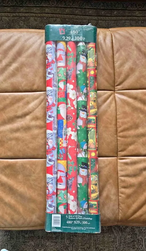 5 Rolls Holiday Theme Gift Wraps thumbnail