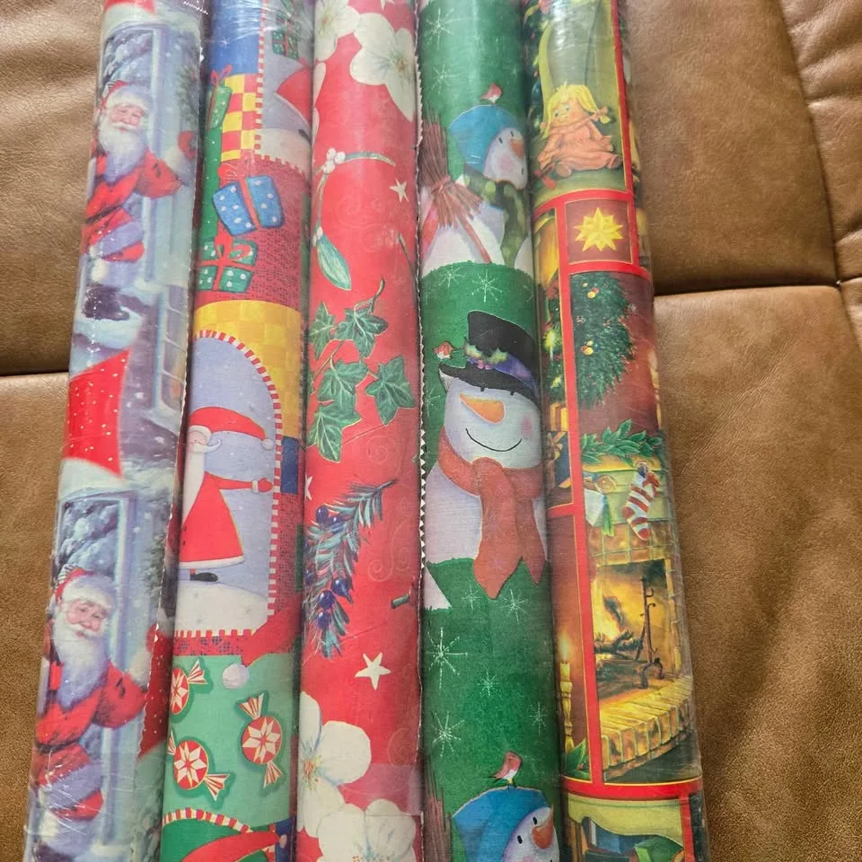 5 Rolls Holiday Theme Gift Wraps image indicator(3)
