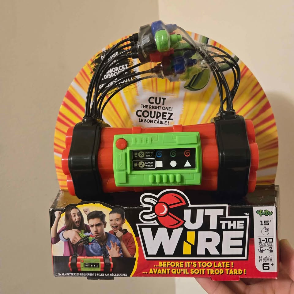 Giftable Cut The Wire Toy Game - photo 2