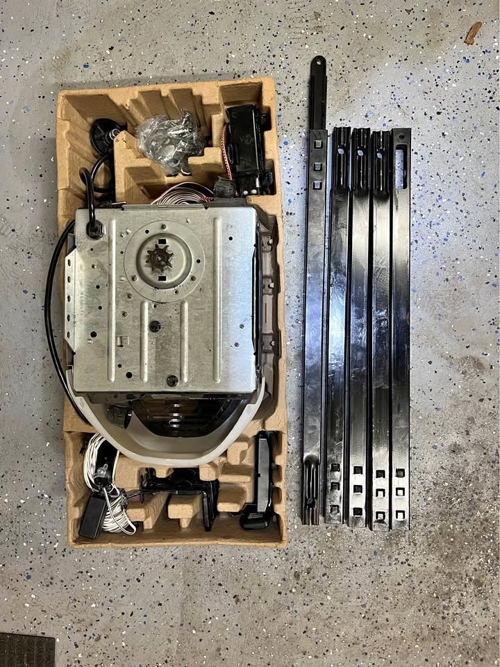 Chamberlain Garage Door Opener - photo 2