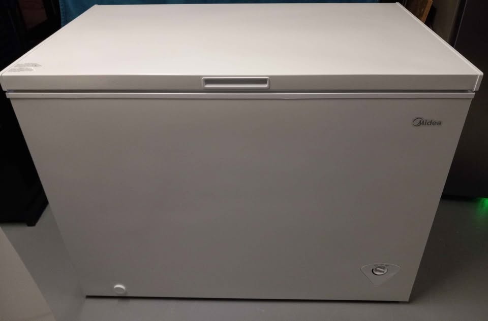 Midea 10.2 cu ft Chest Freezer - photo 2