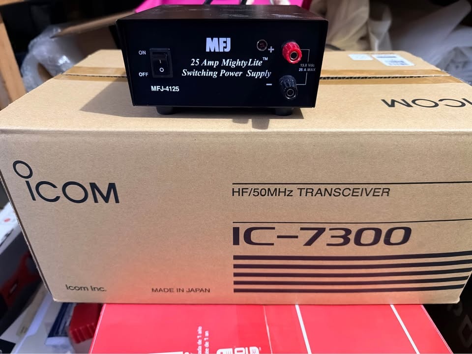 Icom IC-7300 HF + 50 MHz Transceiver & 25A Power Supply - photo 3